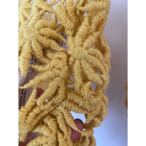 Zara Crochet Top - Picture 3 of 3